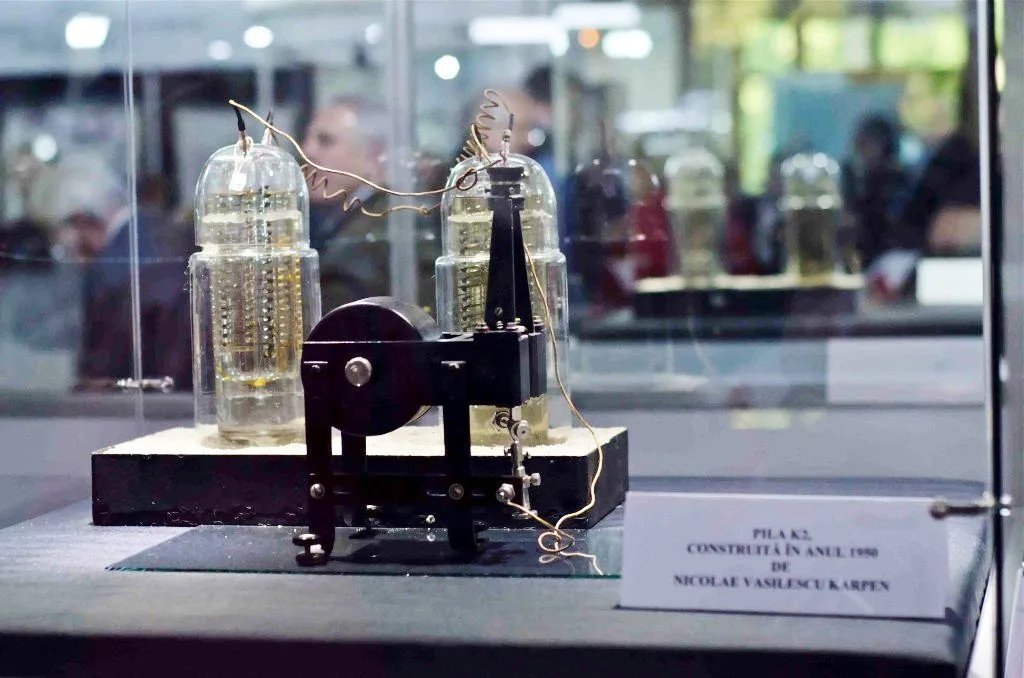 Vasilescu-Karpen battery prototype displayed at Dimitrie Leonida Technical Museum in Bucharest.
